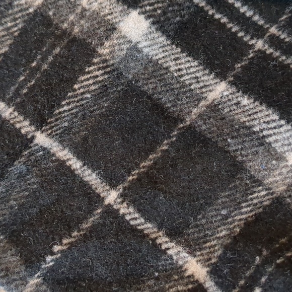 Black/Cream Cropped Flannel Jacket, Size L - Picture 5 of 11